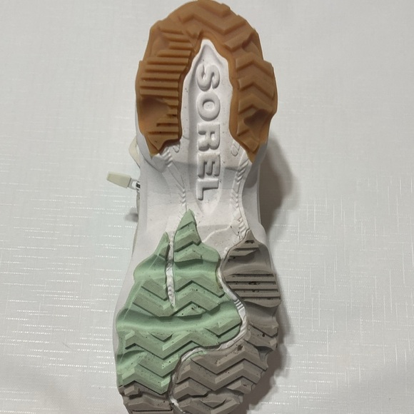 Women’s beige chunky sole Sorel sneakers - Picture 11 of 13